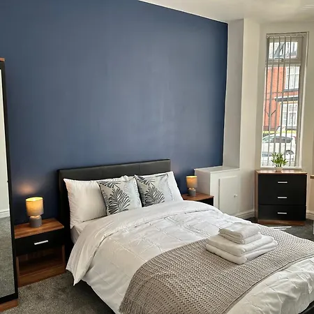 Daisybank Co-Living - Private Room Self-Cater Manchester Esterno foto